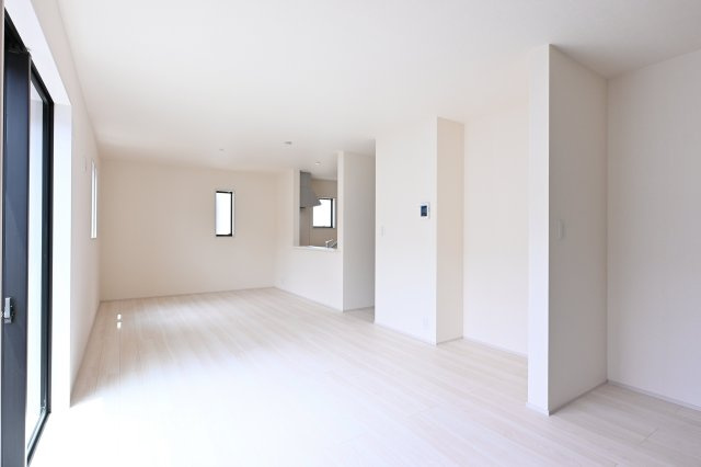 【居間・リビング】 | 太田市第2鳥山中町　リーブルガーデン | フリースペースを大きくとった21.2帖の広々LDK♪