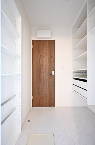 【ランドリースペース】 | 太田市第2鳥山中町　リーブルガーデン | ランドリールーム付きで洗濯後の片付けも楽チン♪導線もよく使いやすい◎