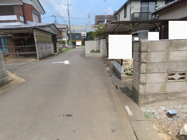 鶴ヶ島市藤金新築戸建の前面道路含む現地写真