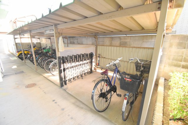 成小路ハイツ　仲介手数料無料の駐車場