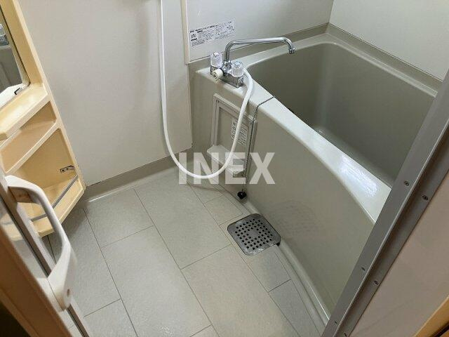 相模原市南区新戸のアパートの浴室