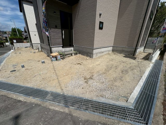 須磨区竜が台6丁目　新築戸建て　A号棟の駐車場|2台駐車可能な駐車場があります！