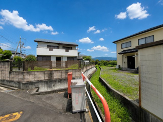 【外観】 | 南アルプス市徳永 平成7年築 建物一新済中古戸建 南西角地 | 敷地南側～東側
