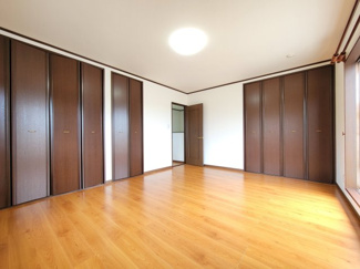【洋室】 | 南アルプス市徳永 平成7年築 建物一新済中古戸建 南西角地 | 2階　洋室　10帖