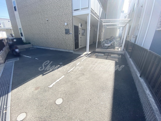 茅ヶ崎市浜竹１丁目のアパートのエントランス