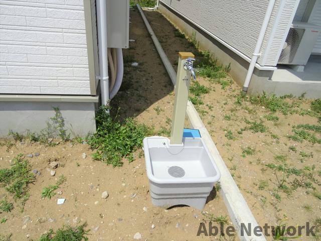 草野エステート土合貸家Ⅱの庭|外水栓