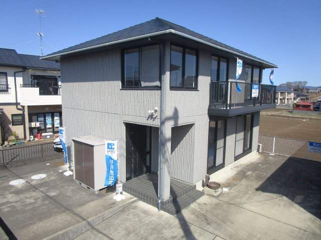 下妻市平沼　中古戸建の外観|【リフォーム中　6/28更新】外観別アングル写真です。10～15年に一度は外壁屋根のメンテナンスをお勧めしております。