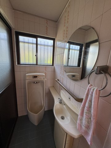 和歌山市北新博労町・中古戸建・54805のトイレ