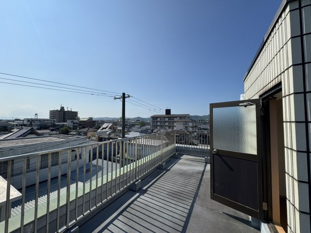 和歌山市北新博労町・中古戸建・54805のバルコニー