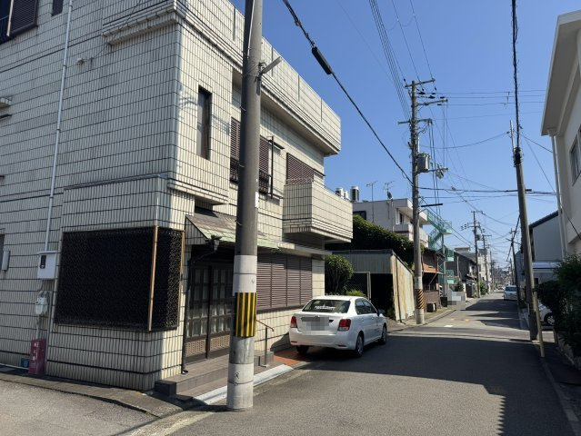 和歌山市北新博労町・中古戸建・54805の前面道路含む現地写真