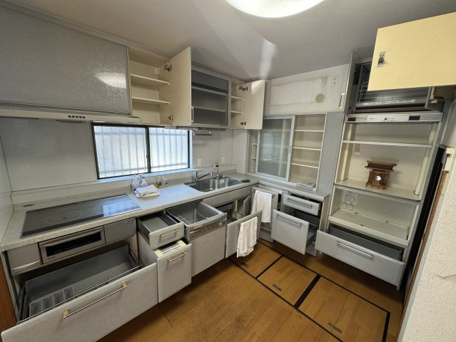和歌山市北新博労町・中古戸建・54805のキッチン
