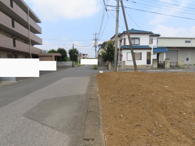 鶴ヶ島市脚折町売地の前面道路含む現地写真