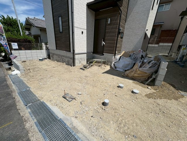 須磨区竜が台6丁目　新築戸建て　B号棟の駐車場|駐車場に車を止められます