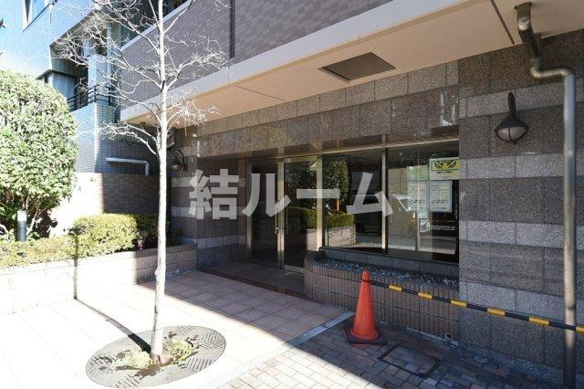 中野区中央４丁目の賃貸マンションのエントランス