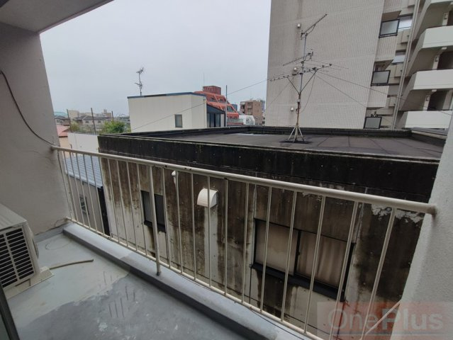 メゾン六甲（深田町）のバルコニー
