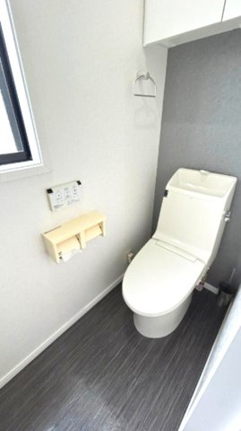 岩園町のトイレ|2013年7月　1・2階　ウォシュレット付トイレ入替