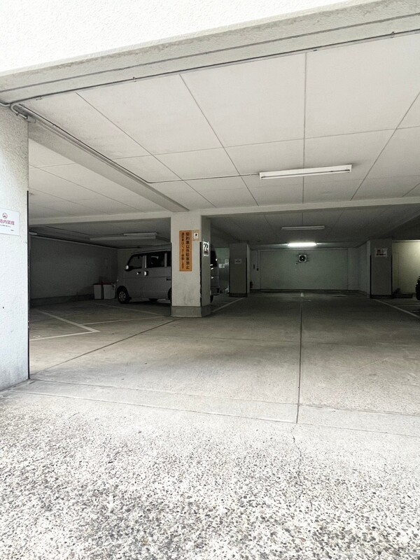 南平台ヒルスの駐車場|駐車場があります