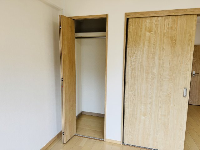 八王子狭間住宅１号棟の収納|～リビングにもクローゼットがあります～