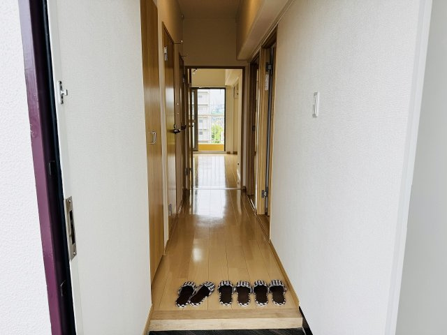 八王子狭間住宅１号棟の玄関|～2026年6月リフォーム済、2023年1月にもリフォーム履歴有り～