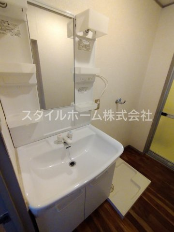 ユトリロ前田南の洗面所