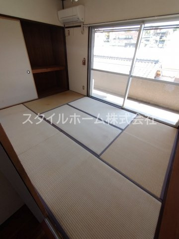 ユトリロ前田南の和室