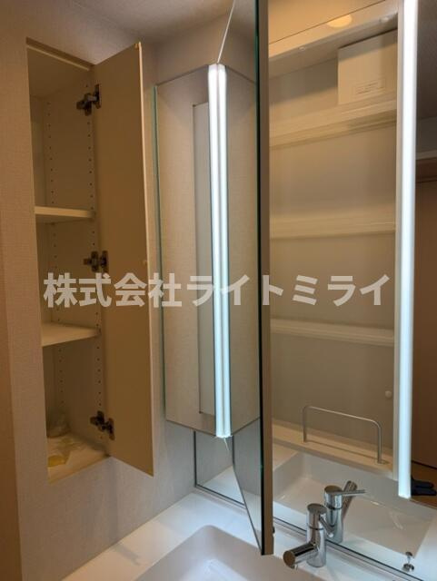 インプレストコア神楽坂の独立洗面台| 