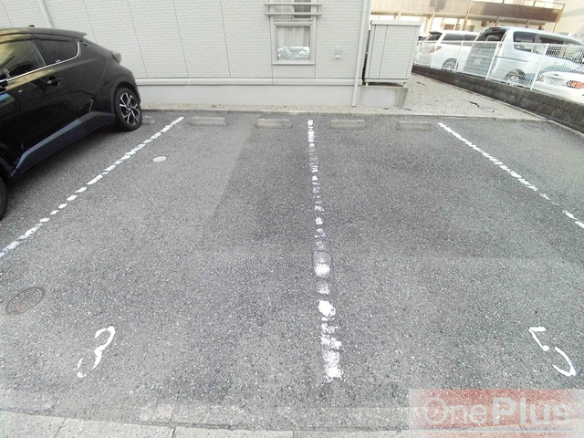 ソフィアコート御影の駐車場