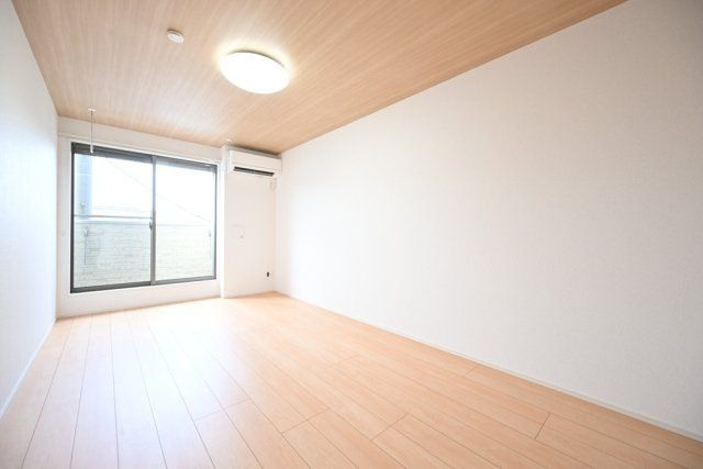 ＺＥＲＤＩＡ草加の洋室