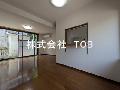 【居間・リビング】 | 柴崎貸家　1号棟 | リビング12.5帖