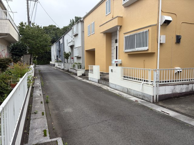 【前面道路含む現地写真】 | 熊谷市玉井　中古戸建