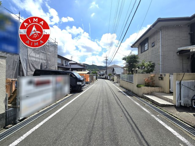 筑紫野市原第1-1棟（1号棟）の外観|前面道路含む現地の写真です。