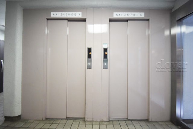 【その他共用部分】 | 桜台ハイライズ | 共用廊下です。ここもきれいに清掃されています。周囲のお部屋の様子も、ぜひ伺ってみてください。～即日のご見学可能～　お問合せはお気軽にどうぞ。
