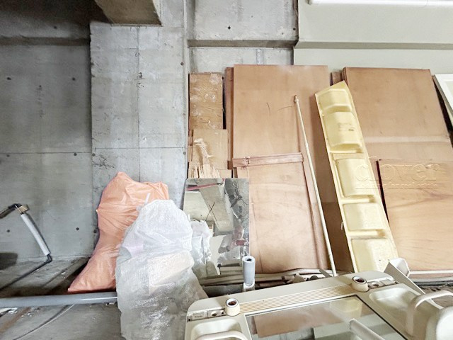【駐車場】 | 桜台ハイライズ | マンションの駐車場スペース。空きの有無や駐車料金、サイズ規定などについては、改めてお問い合わせください。～即日のご見学可能～　お問合せはお気軽にどうぞ。

