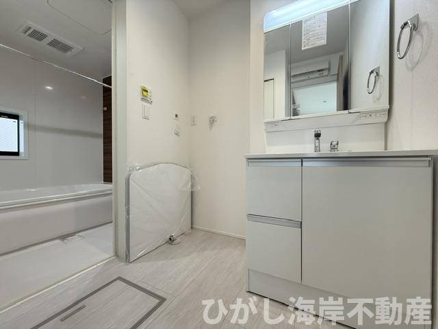 平塚市東中原２丁目　　新築戸建　　全２棟の脱衣所|脱衣スペース