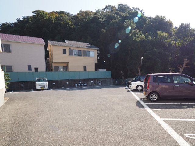 美善ハイツの駐車場
