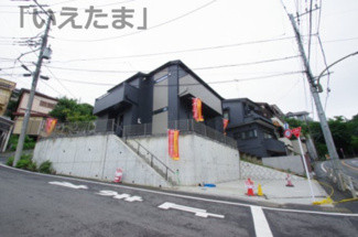 【前面道路含む現地写真】 | 【仲介手数料無料！！】八王子市絹ケ丘3丁目　新築戸建て（全1棟）No.1号棟　4290万円