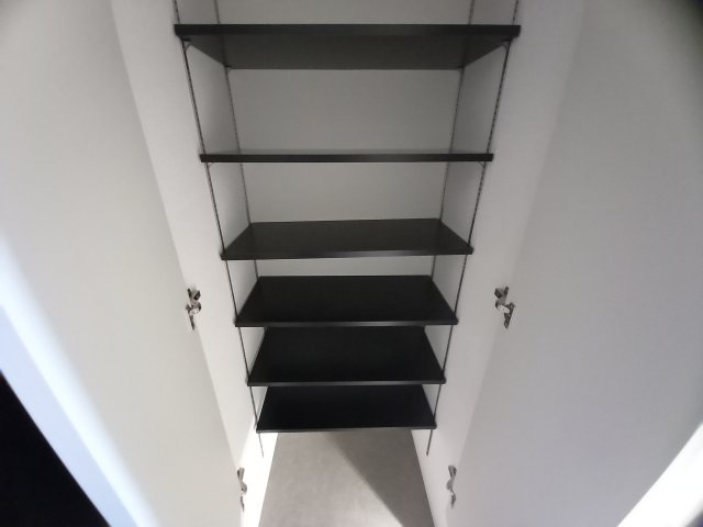 セレニテ神戸駅前アリエの収納