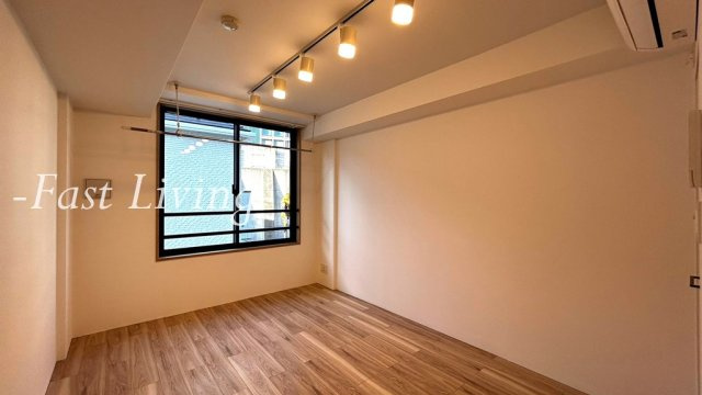 ＬＥＧＡＬＡＮＤ神楽坂の居間・リビング