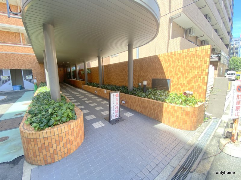 ライオンズマンション日本橋のエントランス