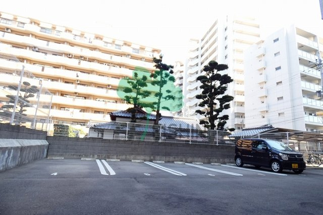 サヴォイ博多エレメンツの駐車場