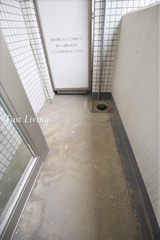 アクサス大手町ラクシーズのバルコニー