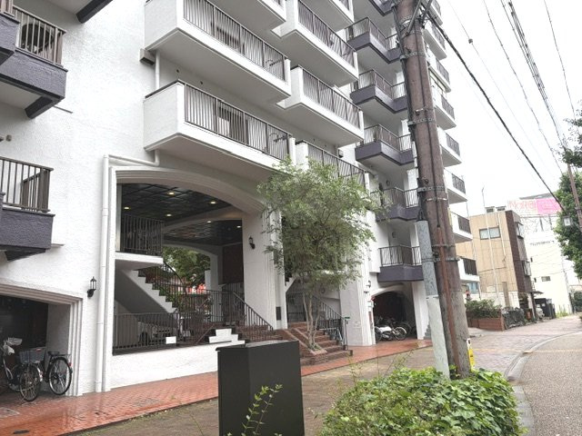 荘苑南伏見の外観