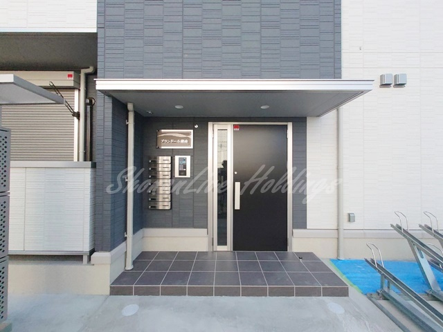 藤沢市湘南台６丁目のアパートのエントランス