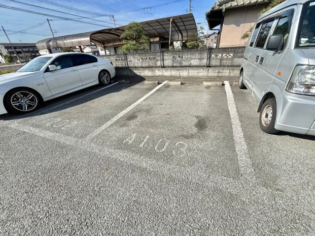 Fragrance　Complet　B棟の駐車場