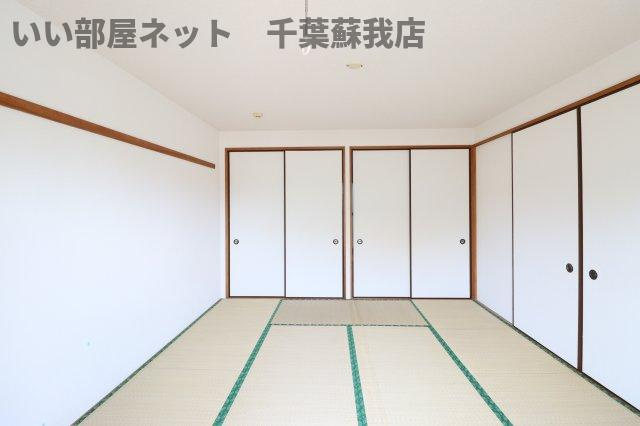ハイツおゆみ野Ⅱの寝室|開放的な寝室です