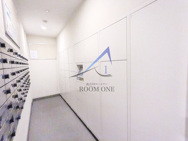 ガーデン板橋氷川町のその他共用部分|集合ポストと宅配ボックスです。