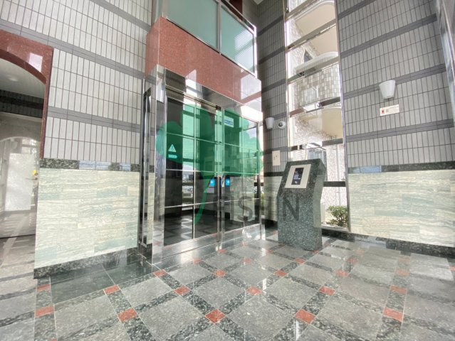 クレスティ空港前のエントランス