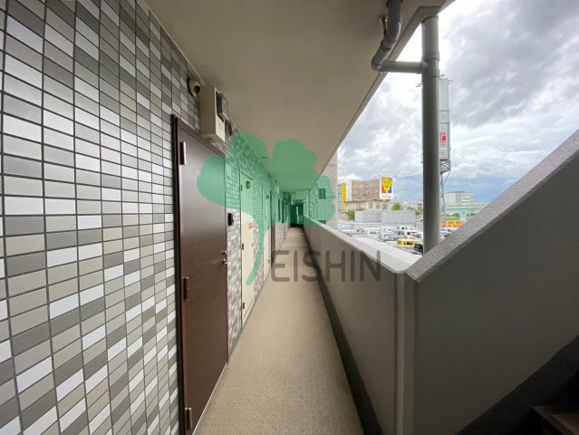 クレスティ空港前