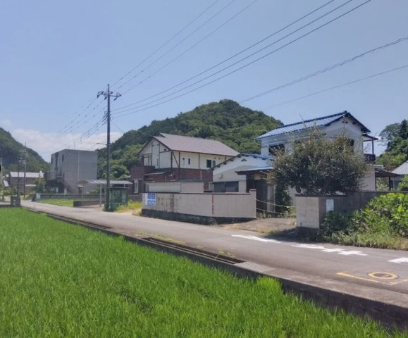 売土地　駿東郡清水町徳倉の外観|敷地を広く活用しやすく、自由な設計が可能です。周辺は落ち着いた住宅街で、住みやすい環境も魅力のひとつです。