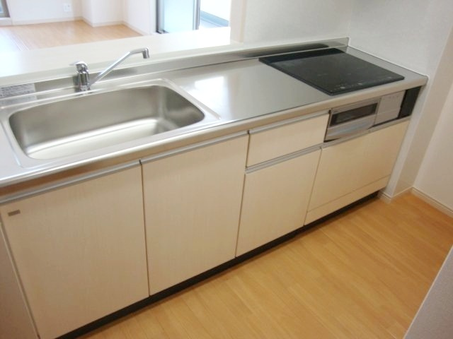 鎌倉市笛田１丁目の賃貸マンションのキッチン|広々としたキッチンです♪